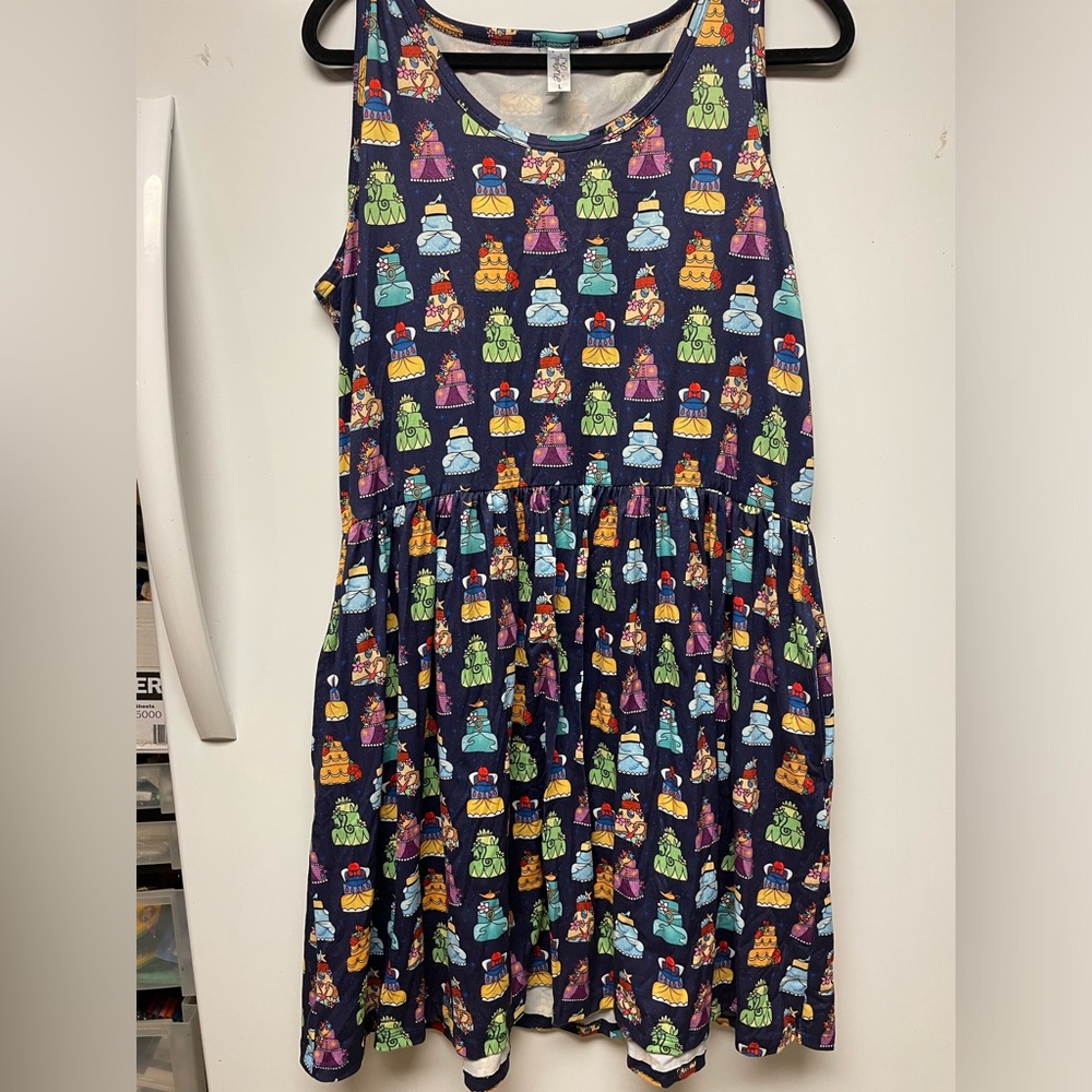 Ambrie skater dress with two pockets size large Disney Princess